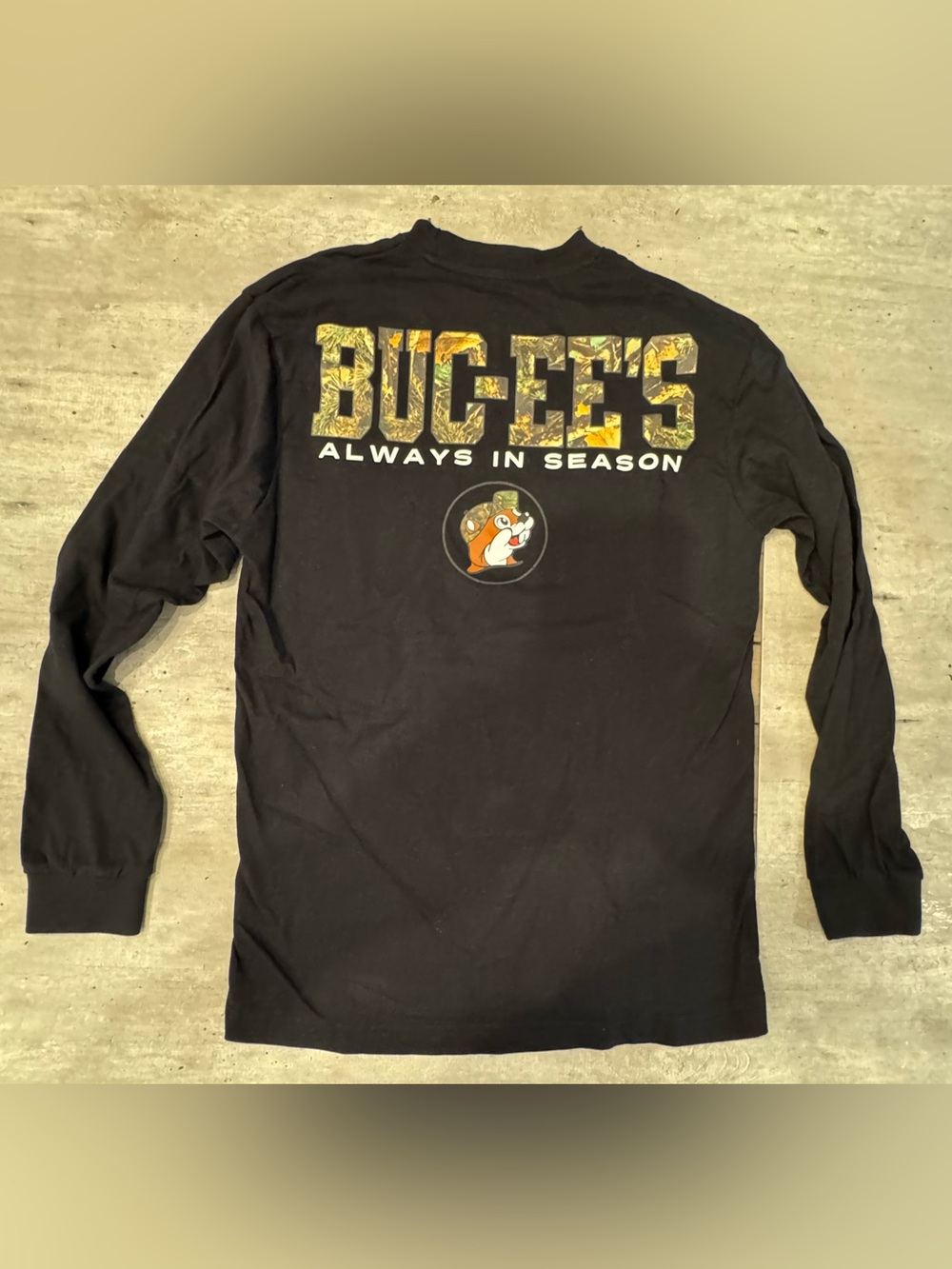 Buc-ee’s “Always In Season” Black Camo Long Sleeve Graphic T-Shirt, Men’s Medium